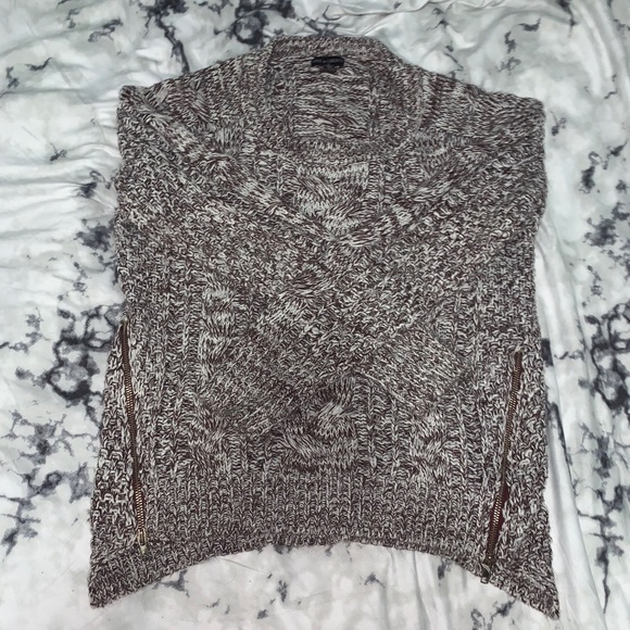 Cable Knit Sweater Small - Picture 2 of 2